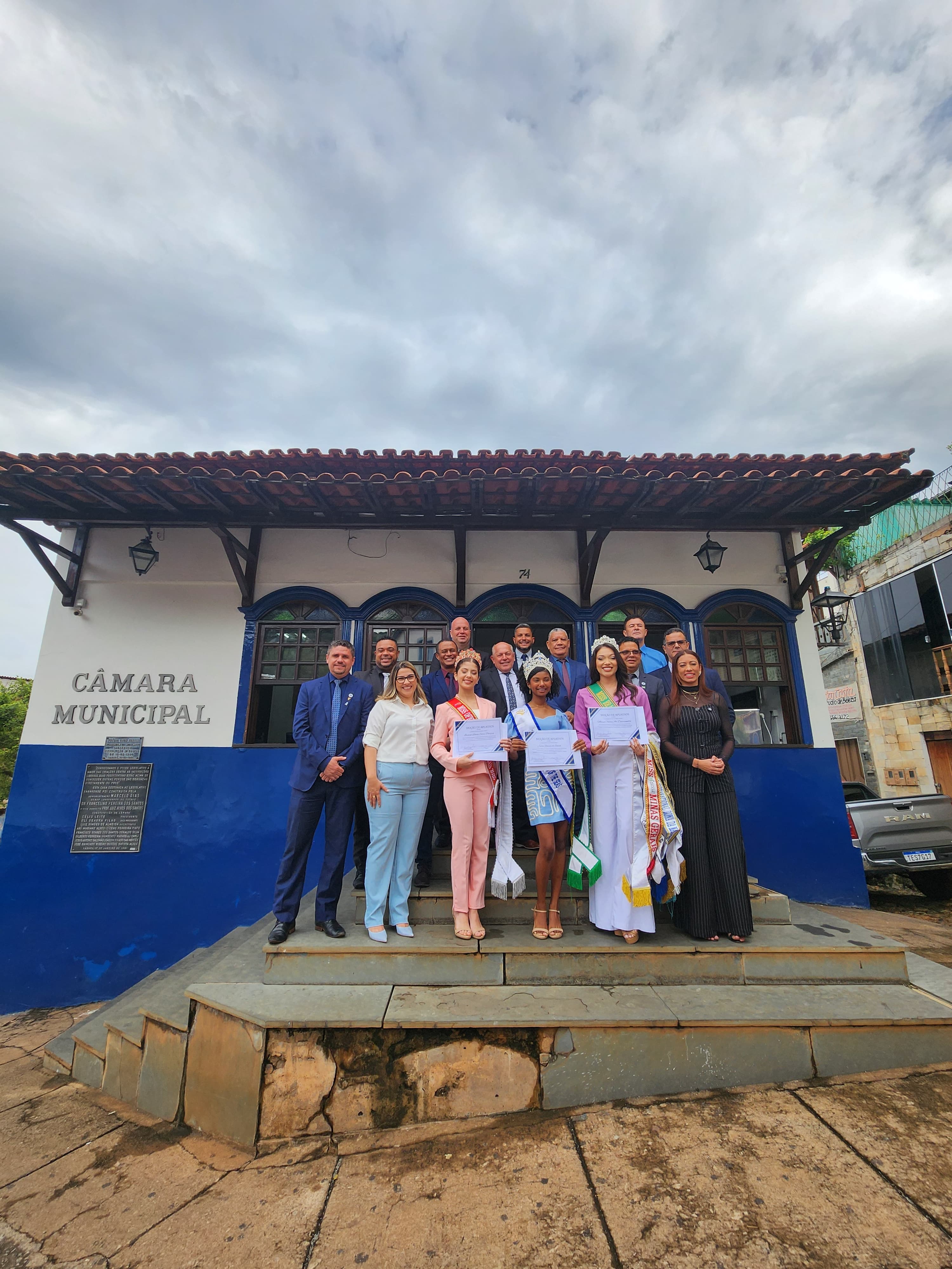 Moção de Aplausos destaca jovens sabarenses com reconhecimento internacional