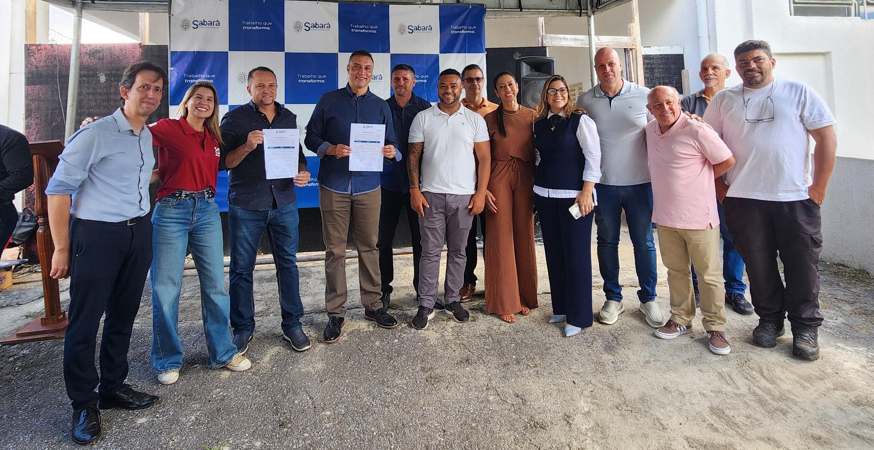 Ordem de serviço para o início das obras do Centro Pediátrico e a conclusão da Maternidade do município