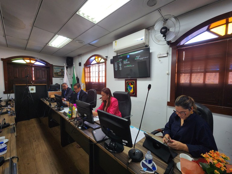Pela primeira vez na história, uma mulher preside sessão da Câmara em Sabará